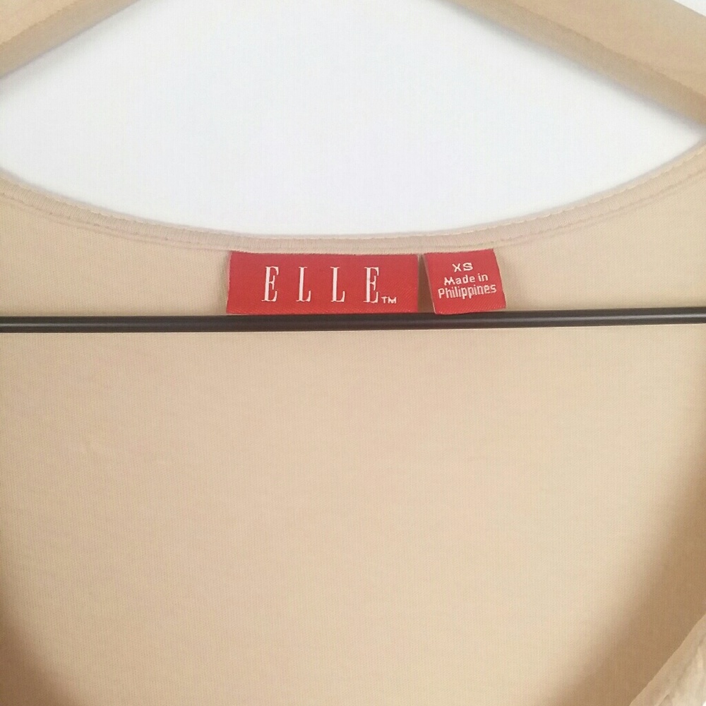 Elle sequenced scoop  neck cap sleeve top - Picture 3 of 5